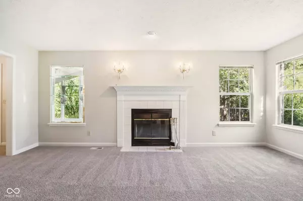 6299 Valleyview DR, Fishers, IN 46038