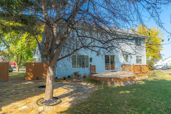 9476 Harkness CT S, Cottage Grove, MN 55016