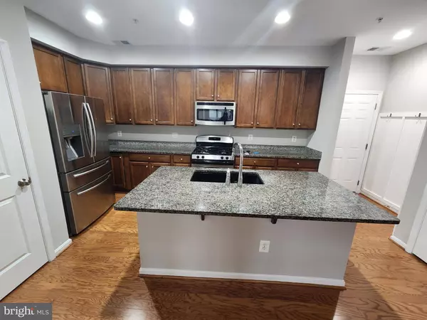 7744 CEDAR BRANCH DR, Gainesville, VA 20155