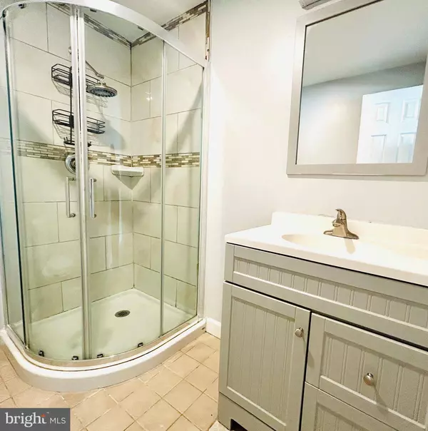 12717 GORDON BLVD #116, Woodbridge, VA 22192