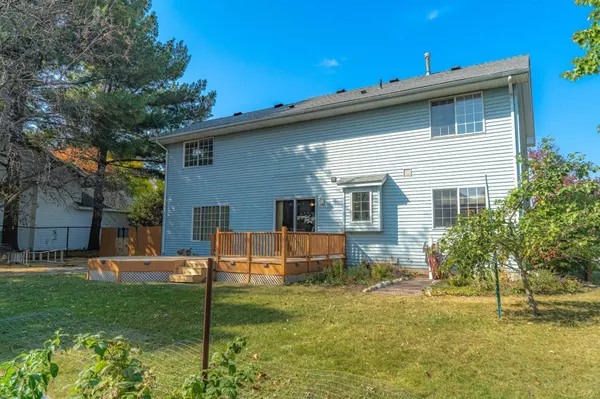 9476 Harkness CT S, Cottage Grove, MN 55016