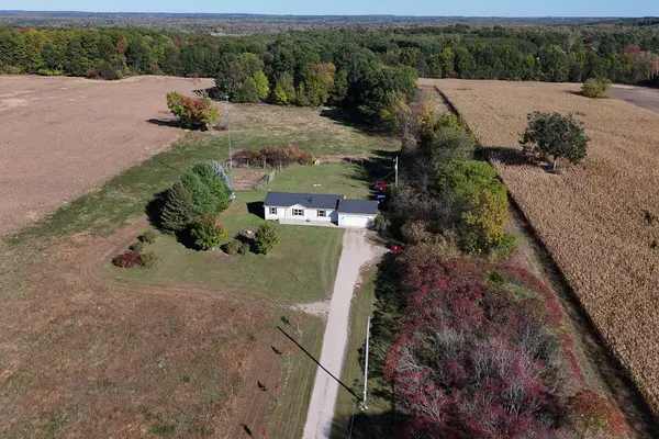 17340 Peach Ridge NW Avenue, Kent City, MI 49330