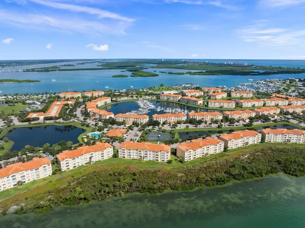 27 W Harbour Isle DR 202, Hutchinson Island, FL 34949