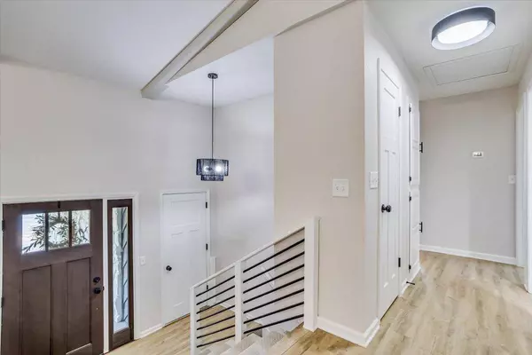 1301 W Sullivan Cir, Wichita, KS 67204-2645