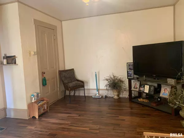 303 S 10TH ST, Quincy, IL 62301