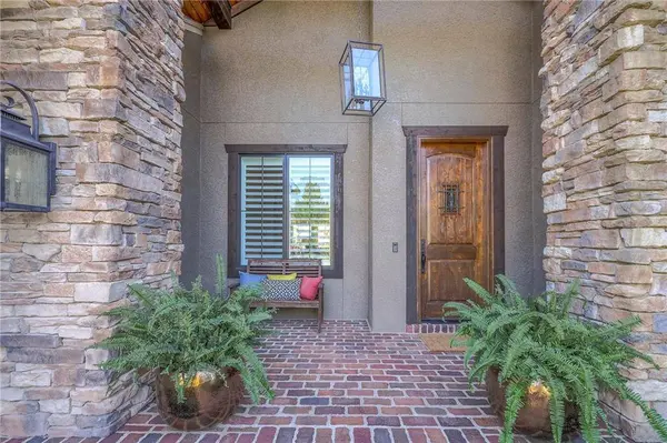 2531 W 162nd TER, Overland Park, KS 66085