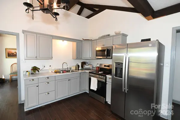 1630 Shirley LN, Newton, NC 28656