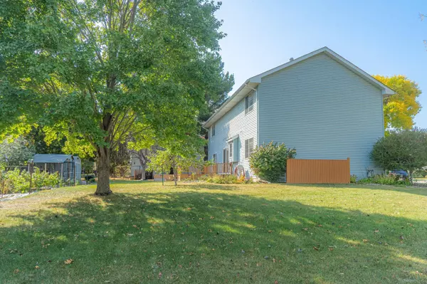 9476 Harkness CT S, Cottage Grove, MN 55016