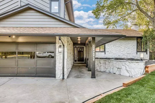 1301 W Sullivan Cir, Wichita, KS 67204-2645