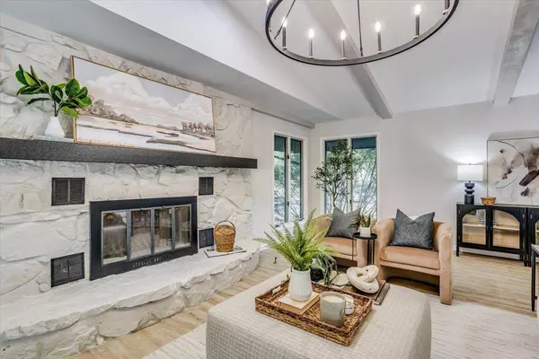 1301 W Sullivan Cir, Wichita, KS 67204-2645