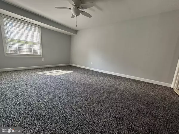 12717 GORDON BLVD #116, Woodbridge, VA 22192