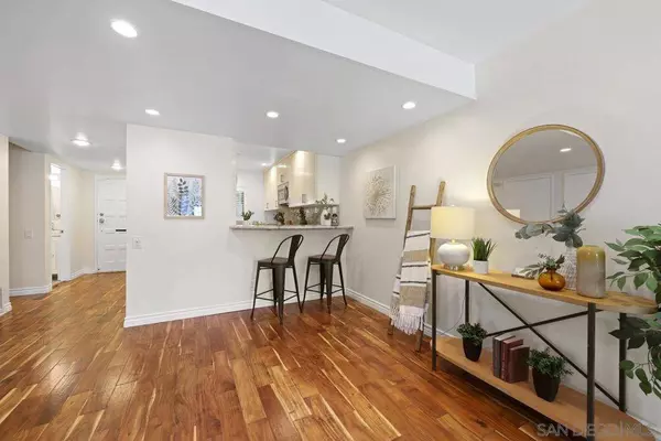 3228 Loma Riviera Dr, San Diego, CA 92110