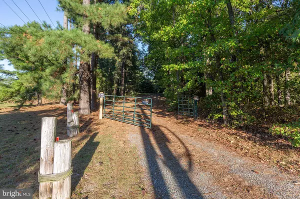 5367 WINDSOR DR, King George, VA 22485