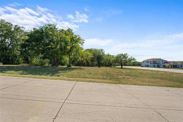 2542 Town View Drive, Cedar Hill, TX 75104