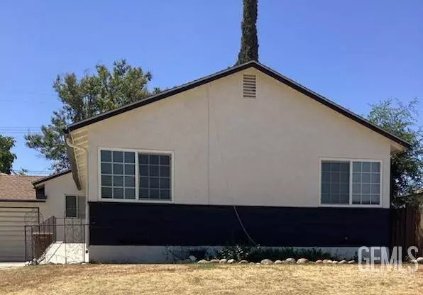 1305 Vanderbilt Drive, Bakersfield, CA 93305