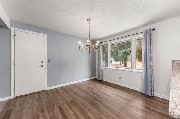 27320 N Regal Rd, Chattaroy, WA 99003