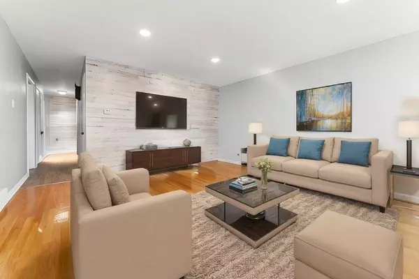 2340 120th PL, Blue Island, IL 60406