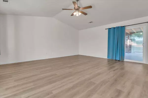 400 E Carpenter Avenue, Reedley, CA 93654