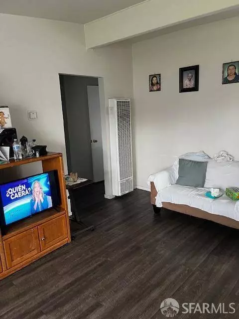 1127 Newbridge ST, East Palo Alto, CA 94303