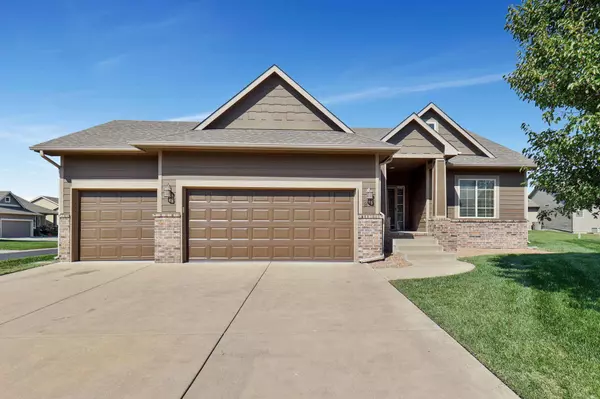 933 W Threewood Ct, Andover, KS 67002