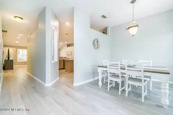 4222 CHELSEA HARBOR DR, Jacksonville, FL 32224