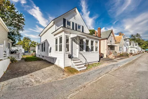 74 Cosgrove St, Lowell, MA 01852