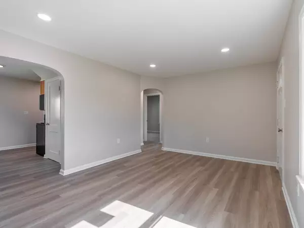 212 E LEE HWY, New Market, VA 22844