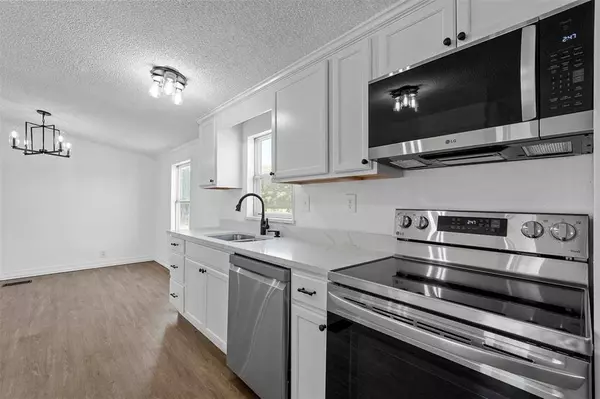 4105 Adriels Lane, Venus, TX 76084