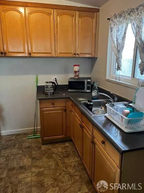 1127 Newbridge ST, East Palo Alto, CA 94303