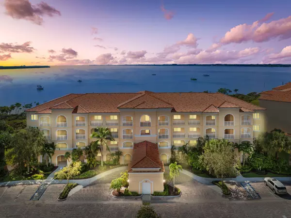 27 W Harbour Isle DR 202, Hutchinson Island, FL 34949