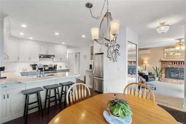 698 Wedgewood Cres, Parksville, BC V9P 1B6