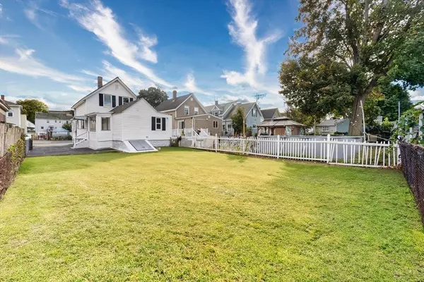 74 Cosgrove St, Lowell, MA 01852