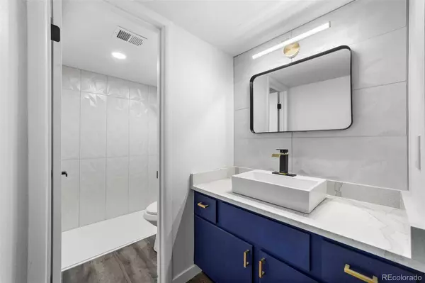 3121 S Tamarac DR #201J, Denver, CO 80231