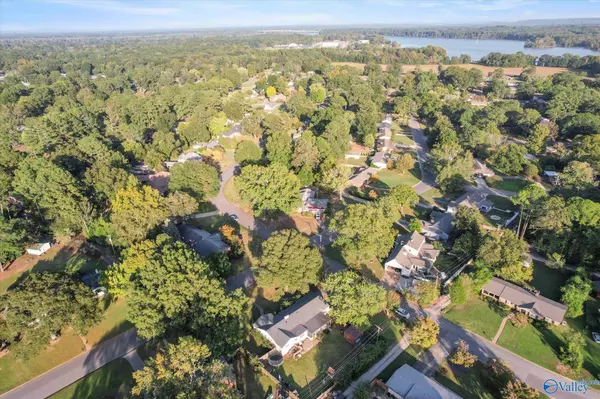 2205 Pennylane SE, Decatur, AL 35601