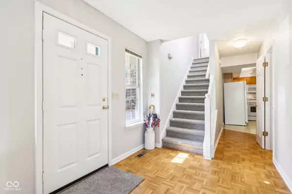 6299 Valleyview DR, Fishers, IN 46038