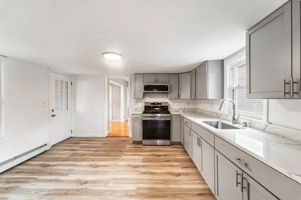 74 Cosgrove St, Lowell, MA 01852