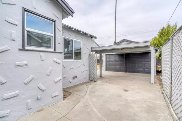 4561 E Madison Avenue, Fresno, CA 93702