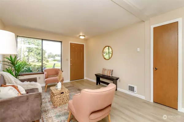 8834 E F ST, Tacoma, WA 98445