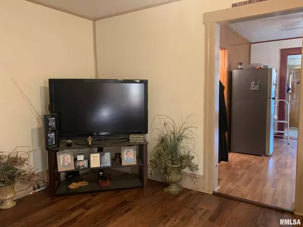 303 S 10TH ST, Quincy, IL 62301