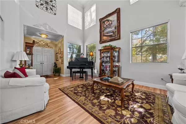 28531 Shana PL, Saugus, CA 91350