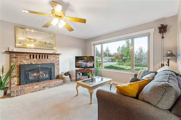 698 Wedgewood Cres, Parksville, BC V9P 1B6