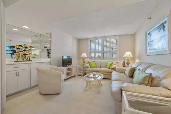 1748 Jupiter Cove DR 417, Jupiter, FL 33469