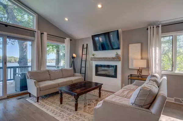 N4134 Sleepy Hollow Road, Cambridge, WI 53523