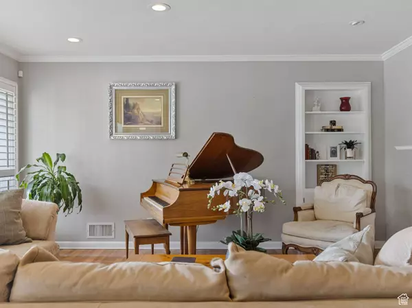 2387 E MAYWOOD DR, Salt Lake City, UT 84109