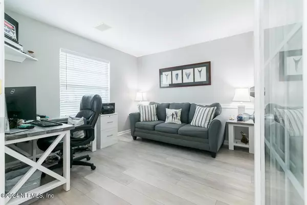 4222 CHELSEA HARBOR DR, Jacksonville, FL 32224