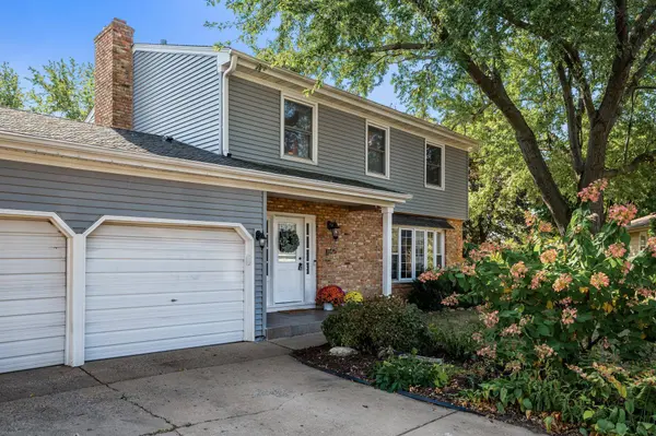 10125 Goodrich CIR, Bloomington, MN 55437