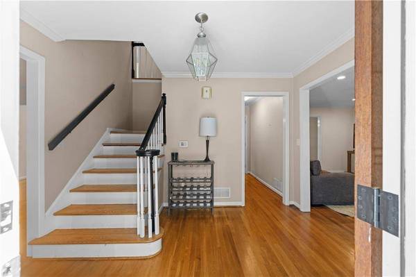 380 Castleridge DR, Atlanta, GA 30342