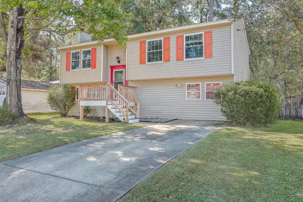 242 Apache Dr, Summerville, SC 29483