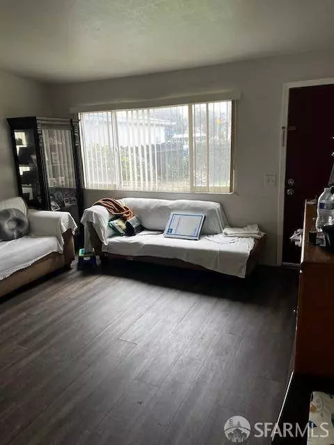 1127 Newbridge ST, East Palo Alto, CA 94303