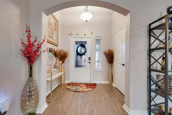 501 Ivy Court, Red Oak, TX 75154